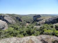 Área de canyon  por onde passa o arroio Camaquã Chico. Fotografia Carlos Peixoto, 2013.