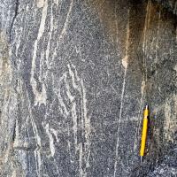 Dobras intrafoliais em afloramento do sítio Pedra Branca.