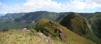 Morro Carasal é um geomonumento formado por um grande morro testemunho  com altitude aproximada de 965 metros tem o topo aplainado. Do ponto de contemplação, o visitante tem uma ótima visualização de 360º da borda dos cânions e da Planície Costeira. (Autor: Michel Godoy/2011)